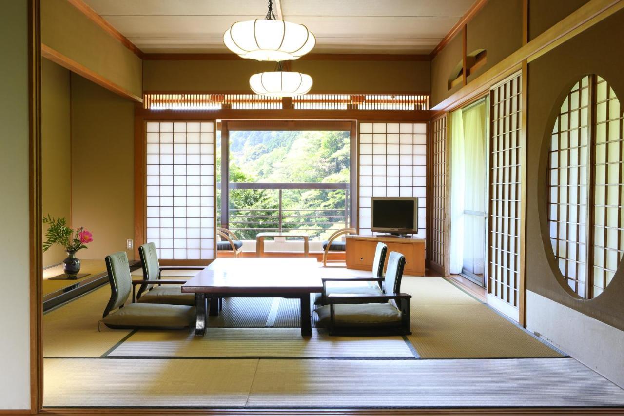 Oku Yugawara Sansuirou Hotel Exterior foto